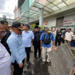 Wali Kota Depok meninjau pengerjaan saluran di Depan Detos.