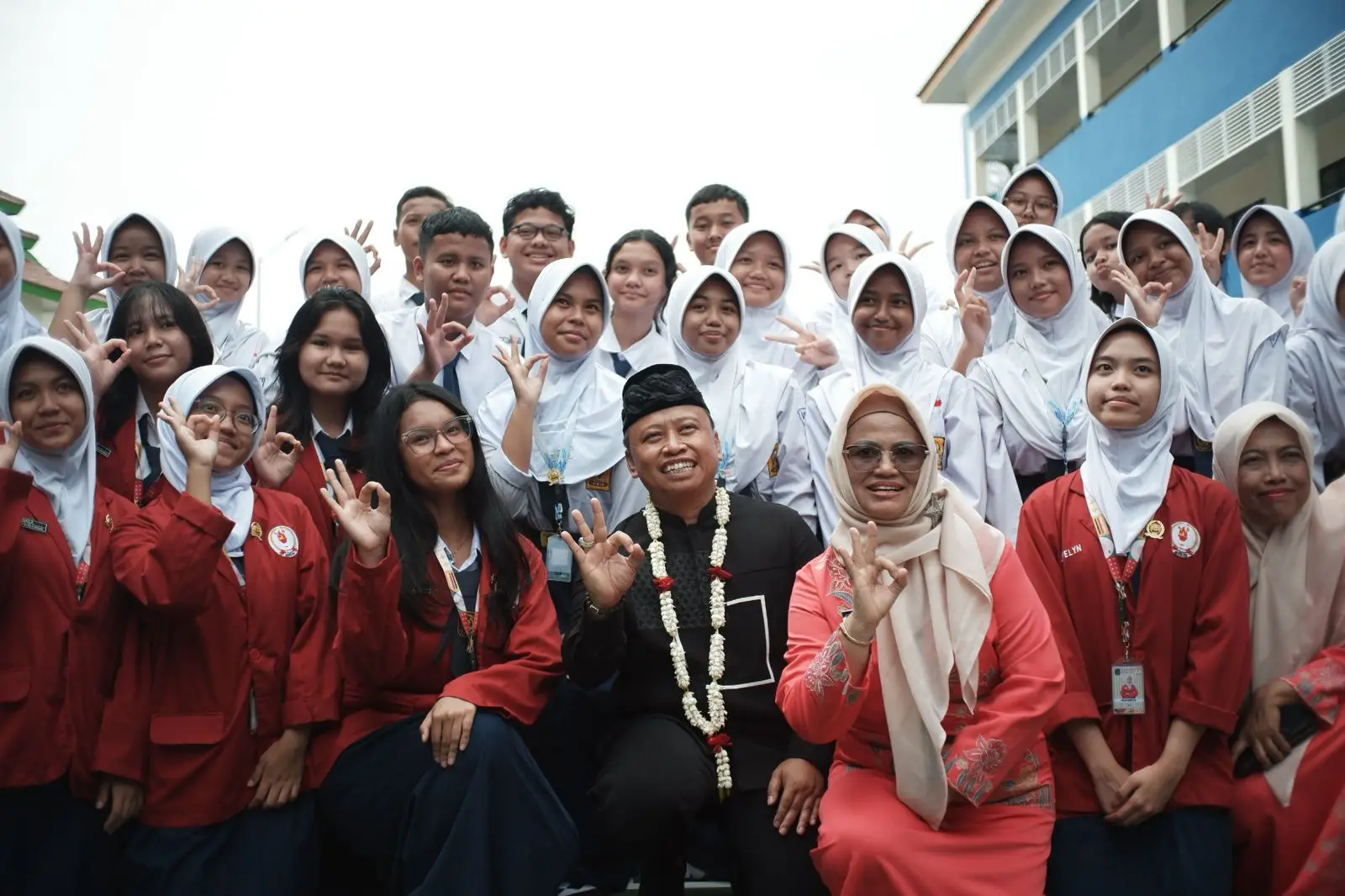 Wali Kota Depok Supian Suri di SMPN 3 Depok