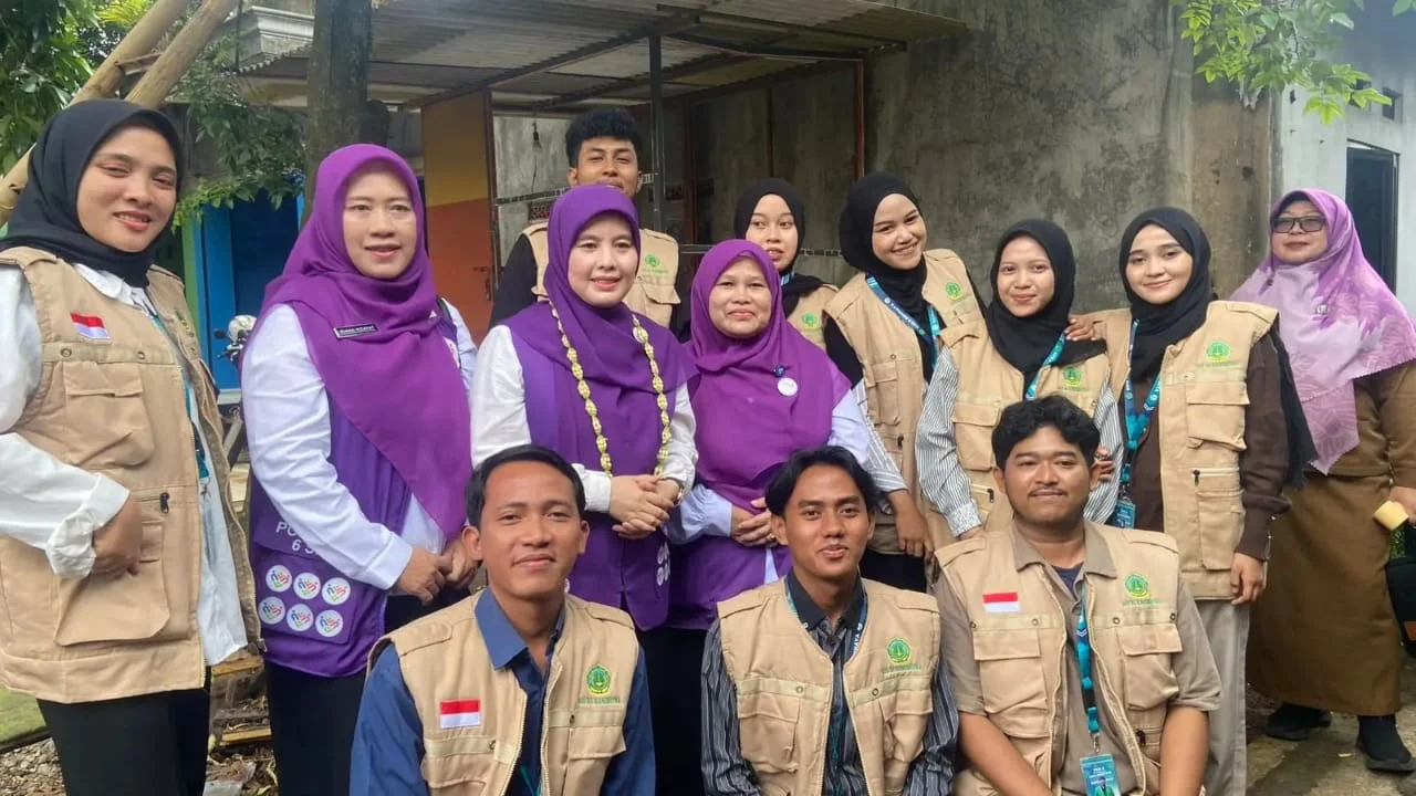 Cing Ikah bersama mahasiswa Universitas Islam Depok (UID)